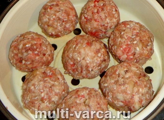 Тефтелі з рисом на пару в мультиварці