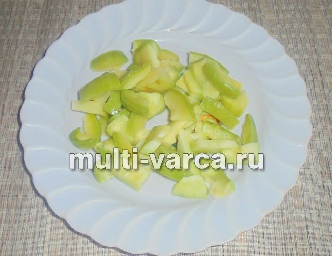 Тушкована цибуля з кабачком у мультиварці