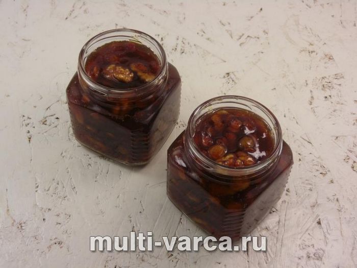 Варення з калини з волоським горіхом