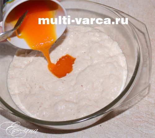 Великодня паска з родзинками в мультиварці