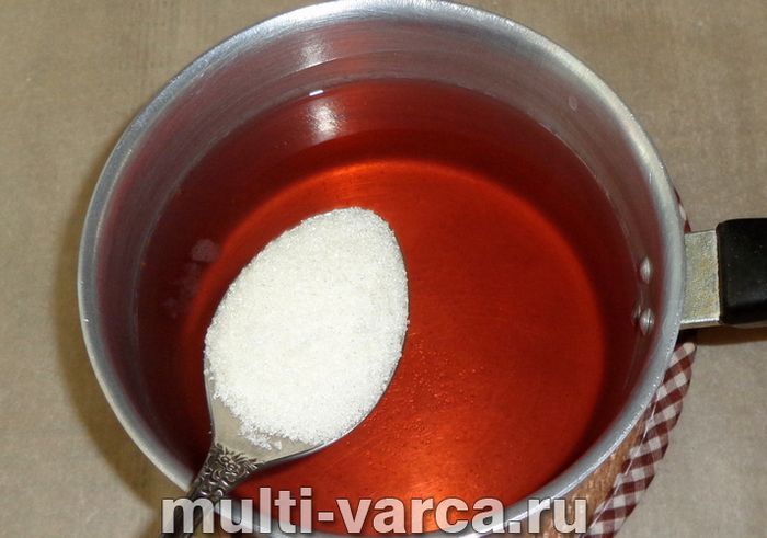 Вишневий компот із полуницею на зиму