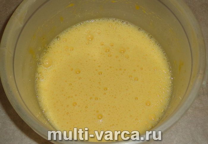 Заливний пиріг із сиром у мультиварці