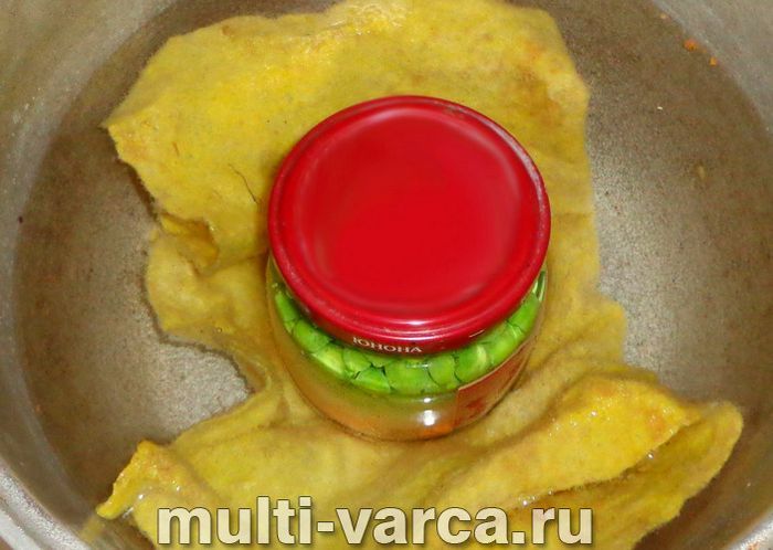Асорті з овочів із зеленим горошком на зиму