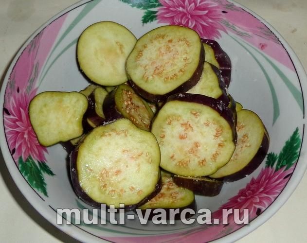 Баклажани з овочами в мультиварці