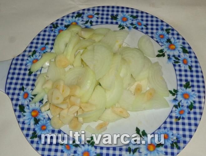 Баклажани з овочами в мультиварці