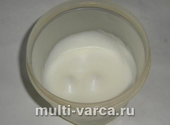 Бісквіт із варенням у мультиварці