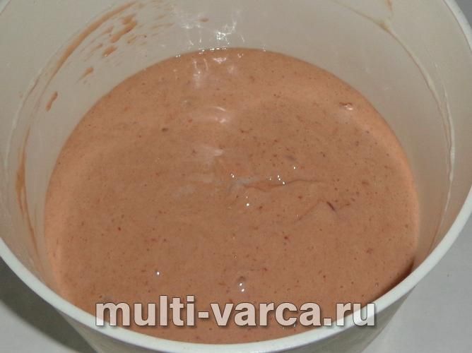 Бісквіт із варенням у мультиварці
