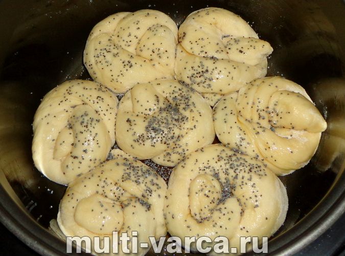 Булочки з маком у мультиварці