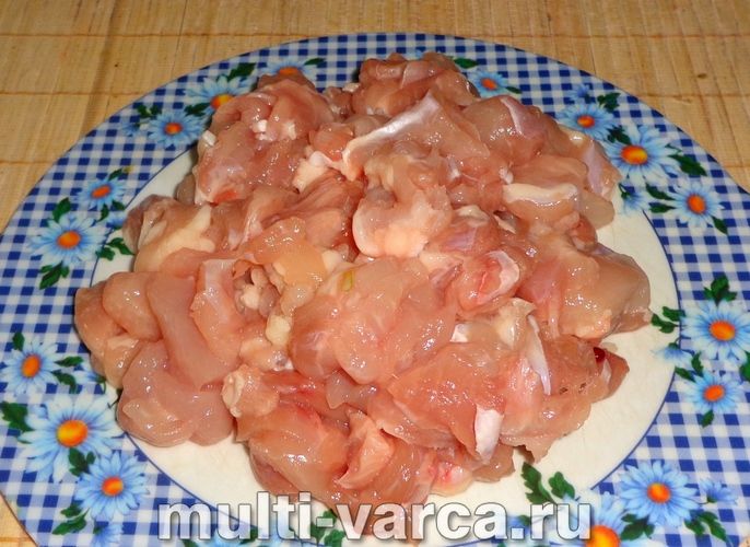 Фаршировані кабачки з куркою в мультиварці