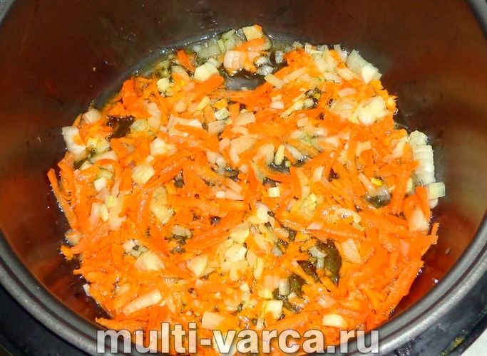 Фаршировані кабачки з куркою в мультиварці