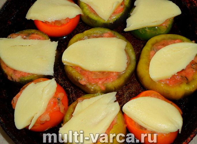 Фарширований перець у духовці