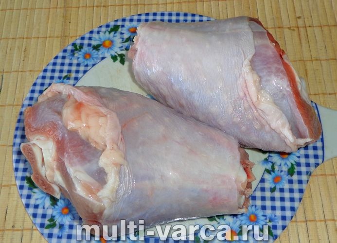 Гомілка індички в мультиварці