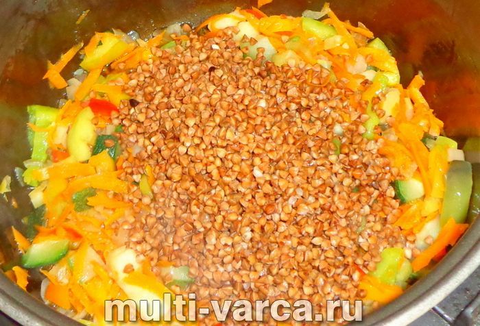 Гречана каша з овочами в мультиварці