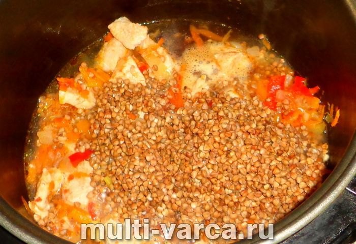 Гречка по-купецькому в мультиварці з індичкою