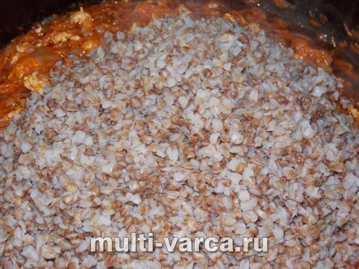 Гречка з фаршем і овочами