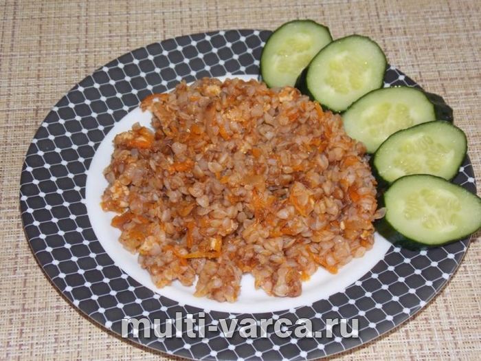 Гречка з фаршем і овочами