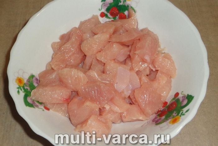 Індичка з ананасами в мультиварці