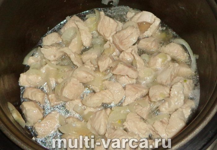 Індичка з ананасами в мультиварці