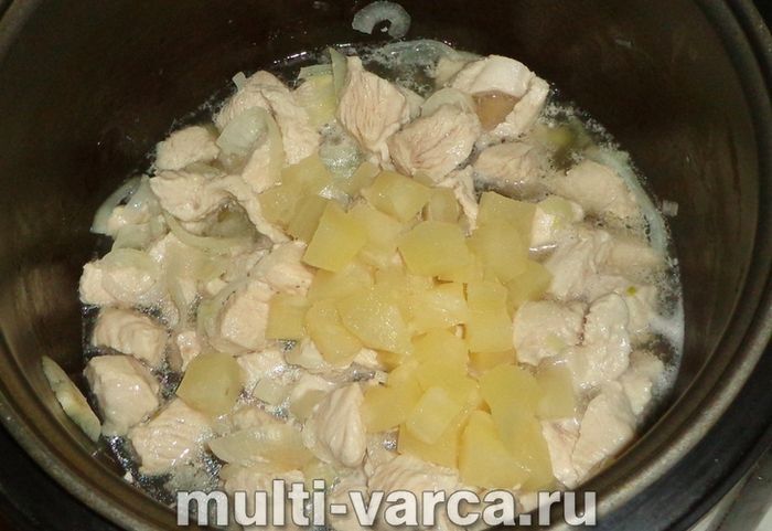 Індичка з ананасами в мультиварці