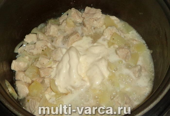 Індичка з ананасами в мультиварці