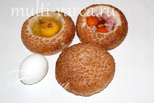 Яєчня в булочці - смачний і швидкий сніданок
