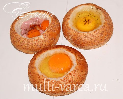 Яєчня в булочці - смачний і швидкий сніданок
