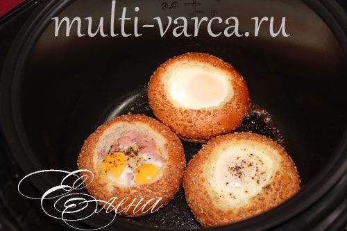 Яєчня в булочці - смачний і швидкий сніданок