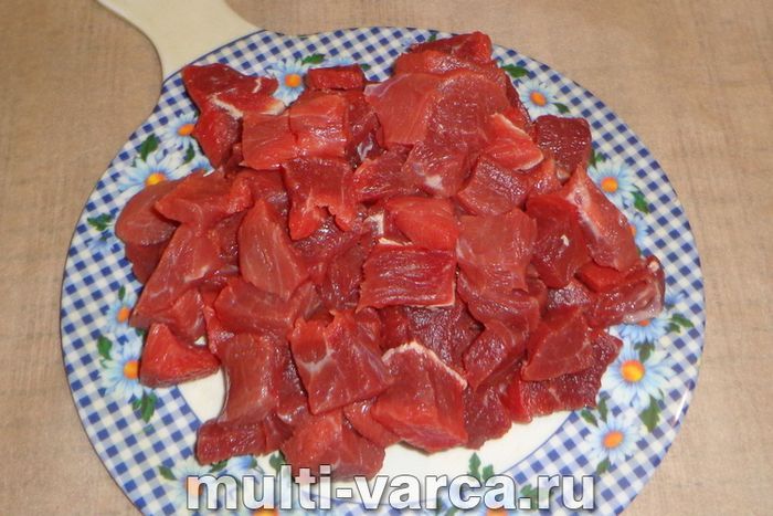 Яловичина з ананасами в мультиварці
