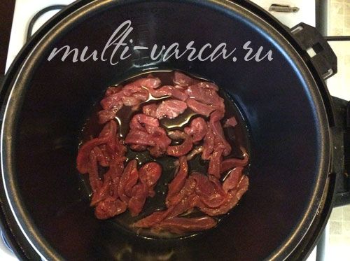 Яловичина з гречаною локшиною та овочами