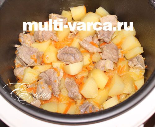 Яловичина з картоплею в мультиварці
