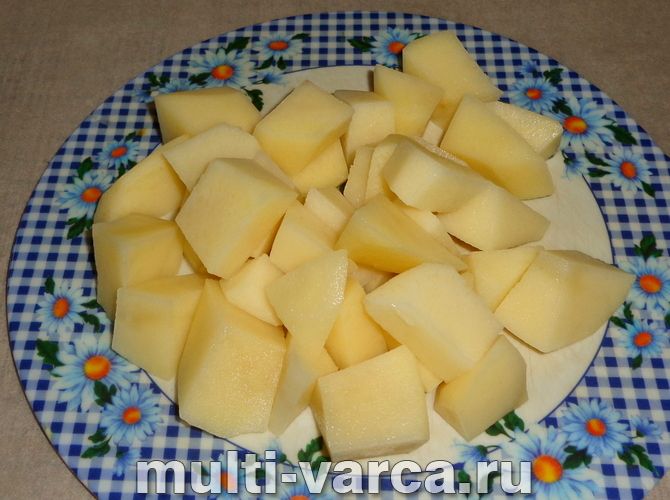 Картопля у вершках у мультиварці