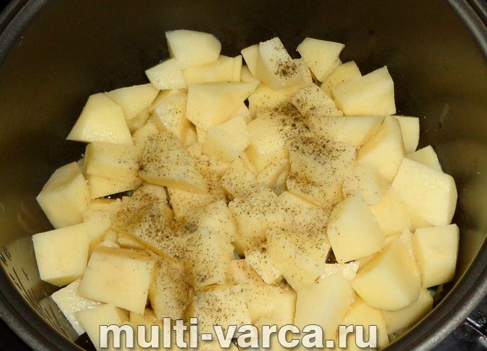 Картопля у вершках у мультиварці