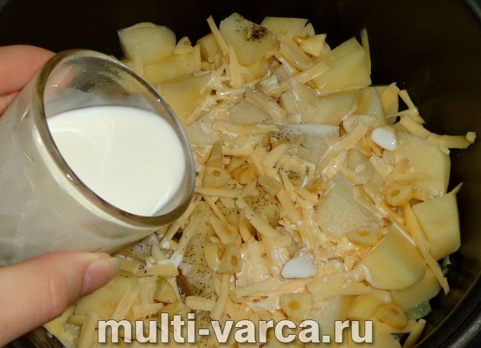 Картопля у вершках у мультиварці