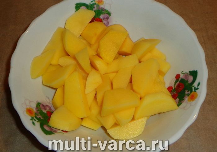 Картопля з перловкою в мультиварці