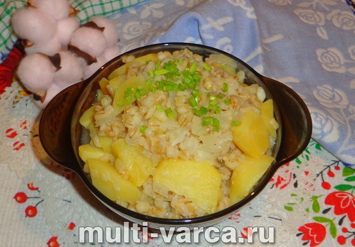 Картопля з перловкою в мультиварці