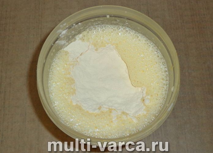 Клафуті з вишнею в мультиварці