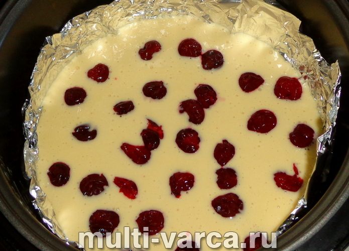 Клафуті з вишнею в мультиварці