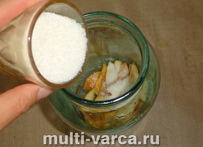Компот із груш із лимоном на зиму