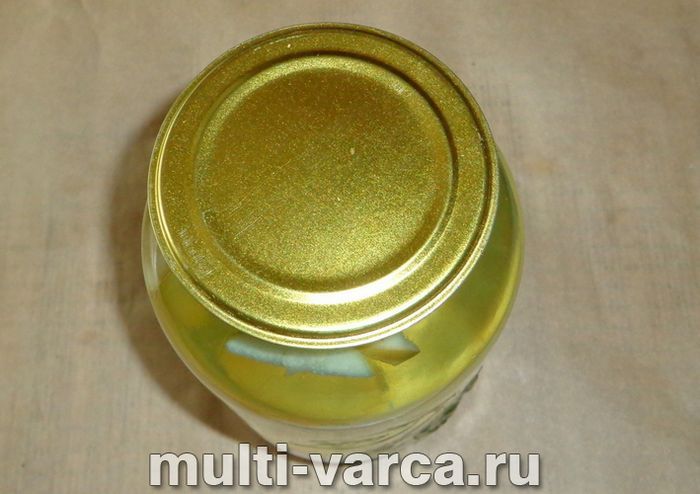 Компот із груш із лимоном на зиму