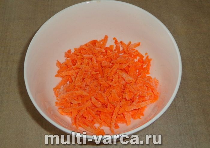 Курка із замороженими овочами в мультиварці