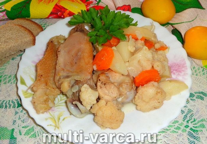 Курка з цвітною капустою в мультиварці