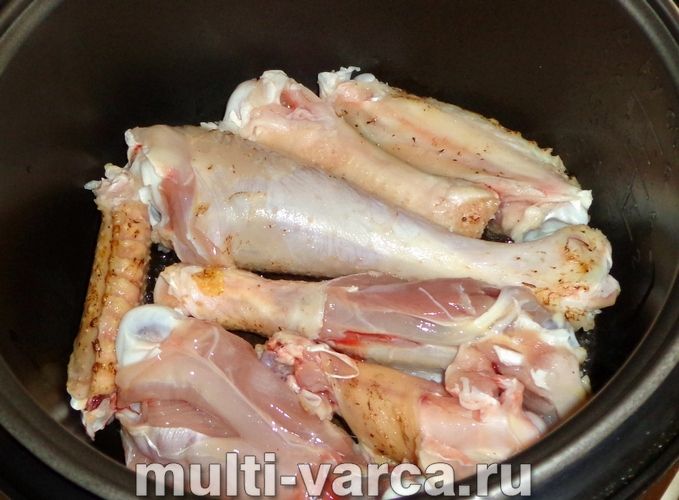 Курка з цвітною капустою в мультиварці