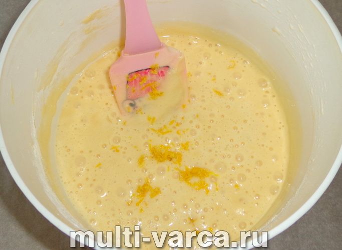 Лимонний пиріг із цукатами в мультиварці