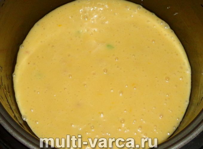 Лимонний пиріг із цукатами в мультиварці
