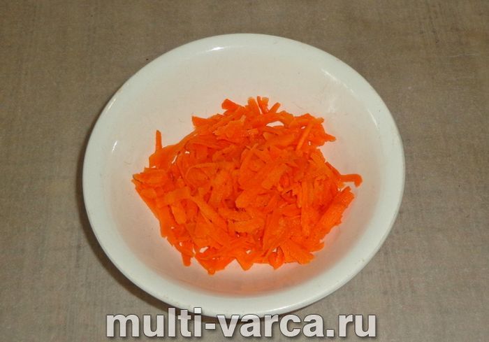 Локшина з овочами в мультиварці