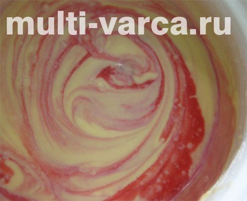 Малиновий пиріг у мультиварці