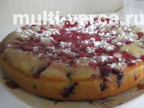 Малиновий пиріг у мультиварці