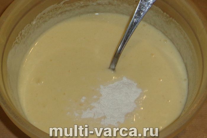 Манний пиріг у мультиварці