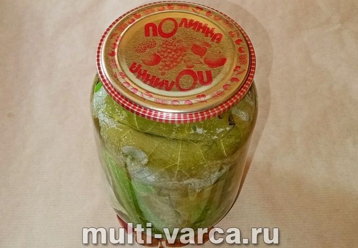Огірки у виноградному листі на зиму