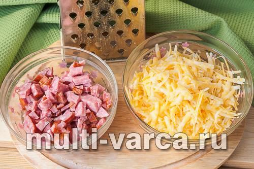 Омлет із макаронами та ковбасою